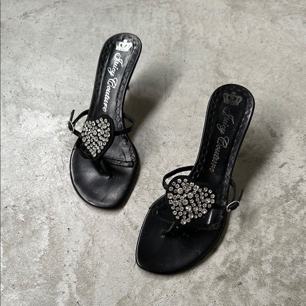 Juicy Couture Black Rhinestone Heart Women's Sandals 8.5
